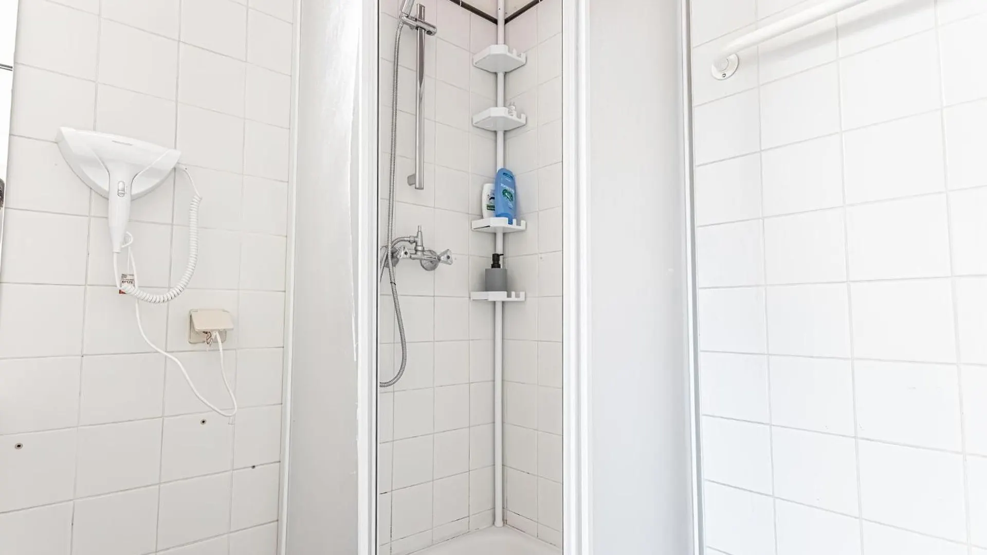 Comfy 3Br Shared Apartment - U6 Subway, Danube & Millenium City Vienna 0*,  Austria
