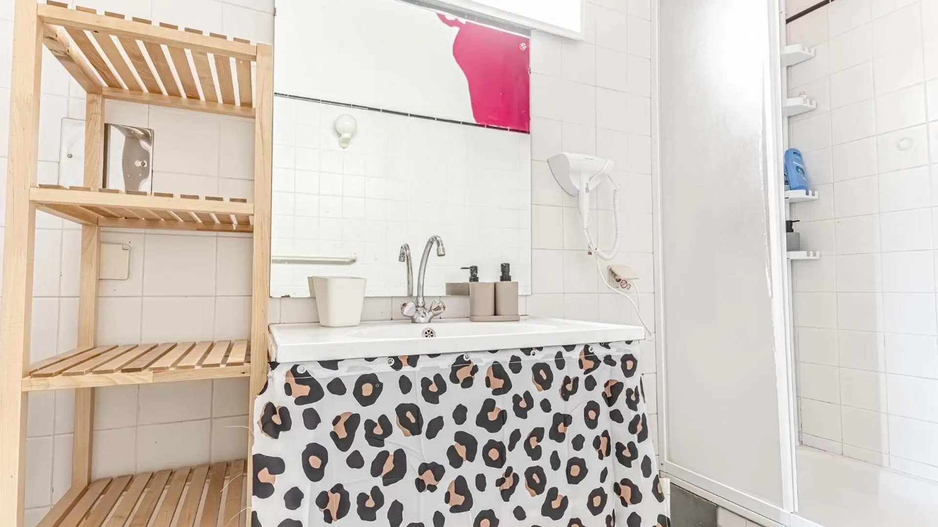 Comfy 3Br Shared Apartment - U6 Subway, Danube & Millenium City Vienna Austria
