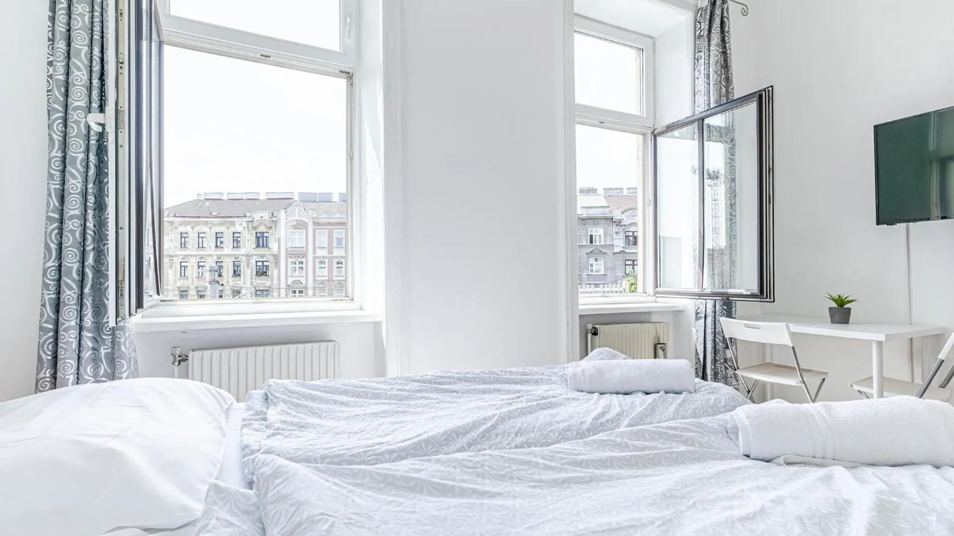 Comfy 3Br Shared Apartment - U6 Subway, Danube & Millenium City Vienna Austria